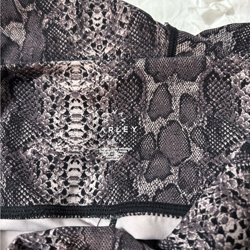 Varley Purple and Black Reptile Print‎ Leggings - Picture 4 of 12